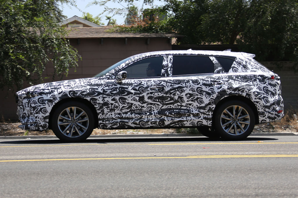 Äußerlich sieht der CX-9 aus, wie ein getreckter CX-5 oder ein aufgeblassener Mazda6