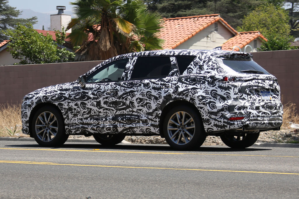 Konkurrenten sind der Honda Pilot, der Toyota Highlander und der Acura MDX.