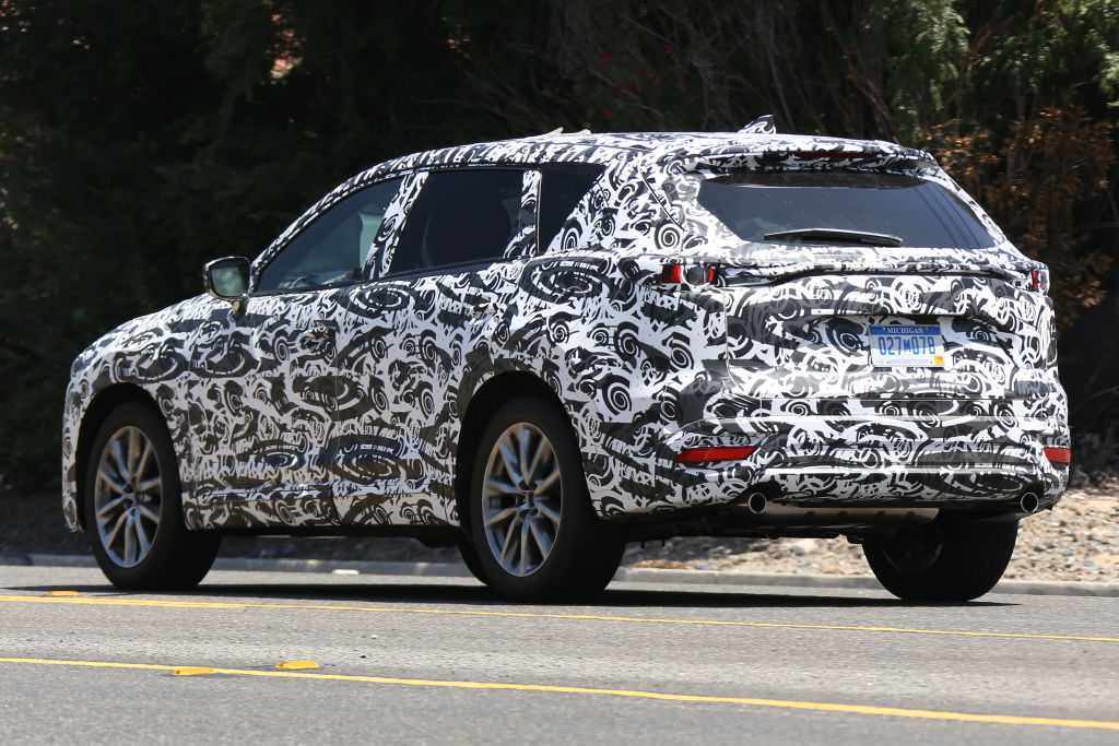Daraus schließen wir, dass es den CX-9 Serienmäßig als Siebensitzer geben wird.