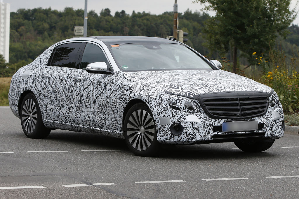 Motorenseitig wird wohl der V8 Biturbo der größte im Programm werden,....