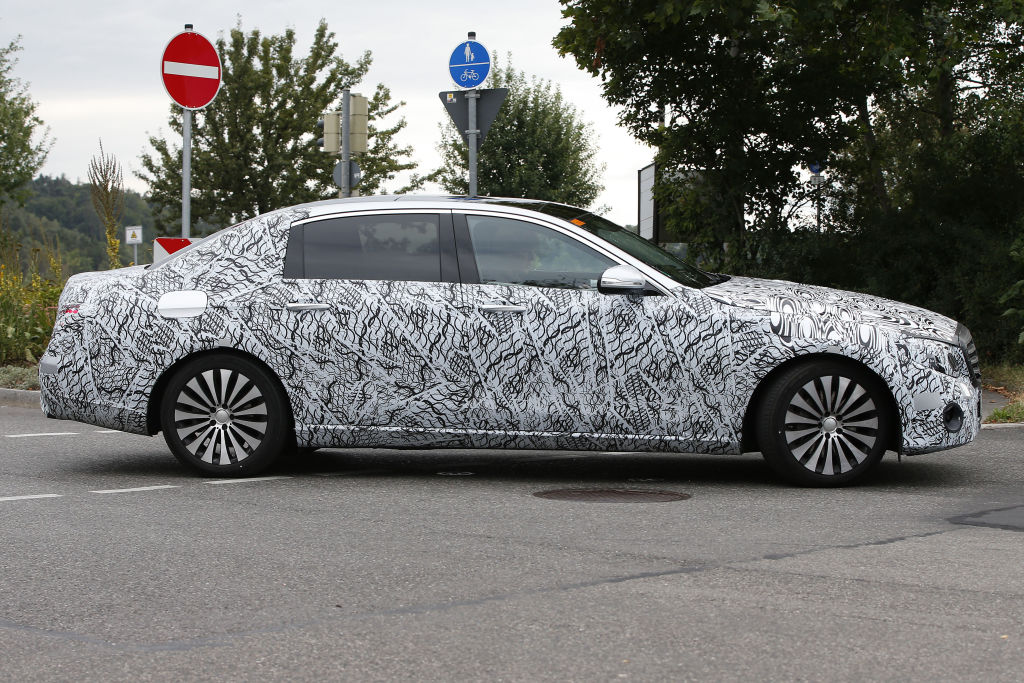 Wann die Maybach E-Klasse auf den Markt kommt, steht noch nicht fest, ebenso wenig.....