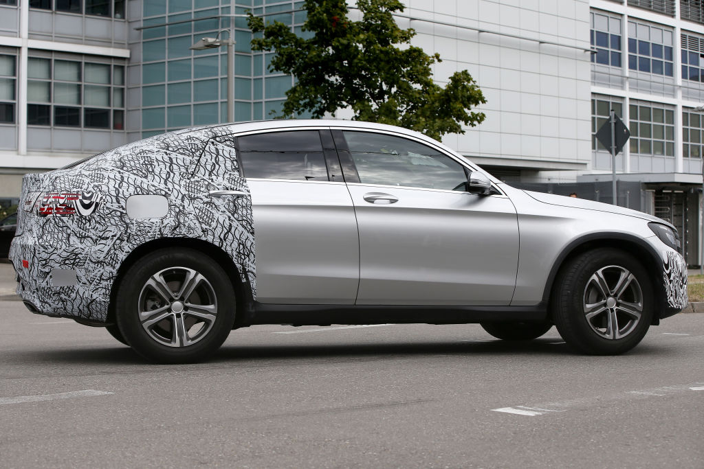 Aber in einem unterscheidet sich die Beiden: Der GLC wird der erste Fastback-Coupé-Crossover mit Luftfederung werden.