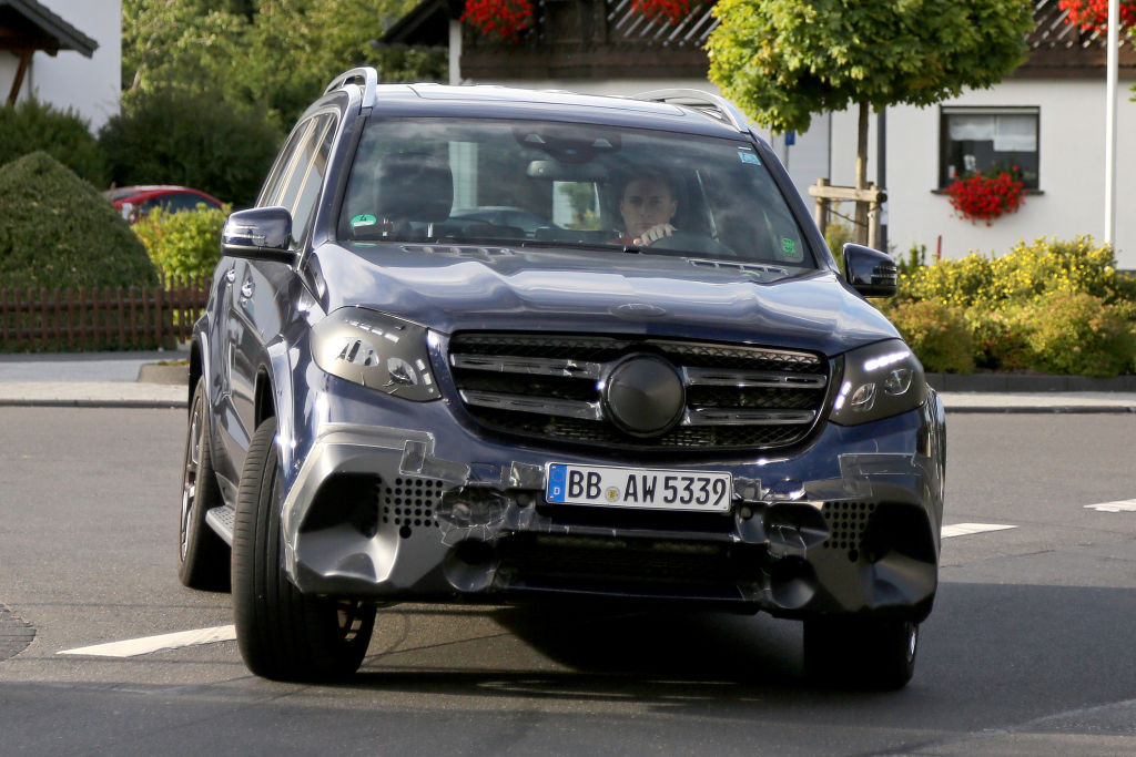 Die Basis liefert der ML, jetzt GLE. Dieser Prototyp wurde auf dem Nürburgring erwischt.