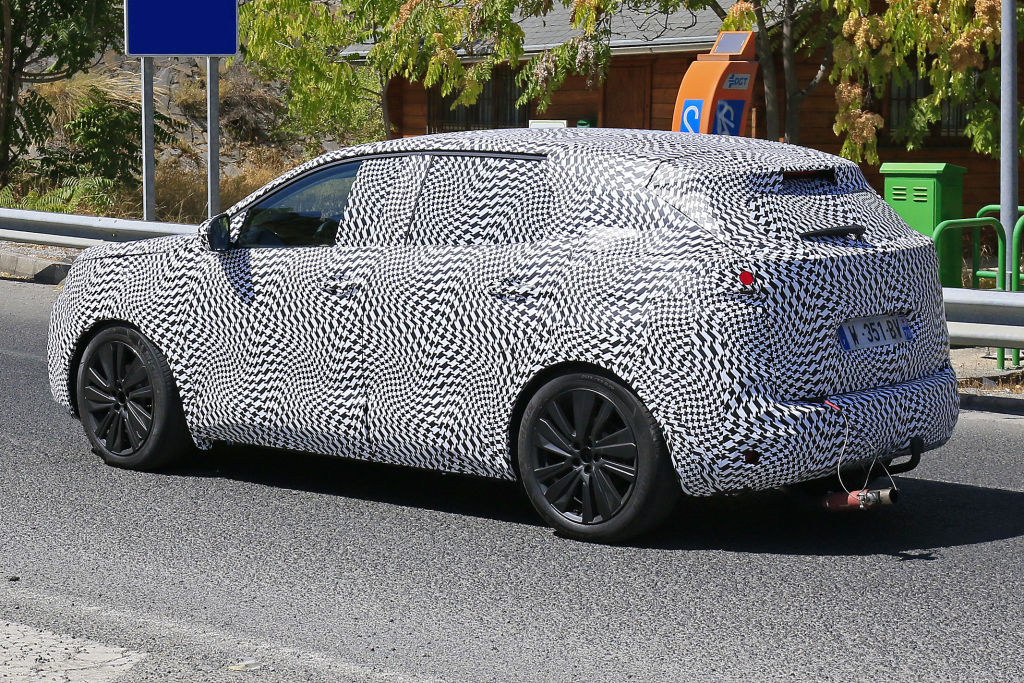 Der Dieselhybrid Hybrid4 wird in einer überarbeiteten Version auch im 3008 angeboten.
