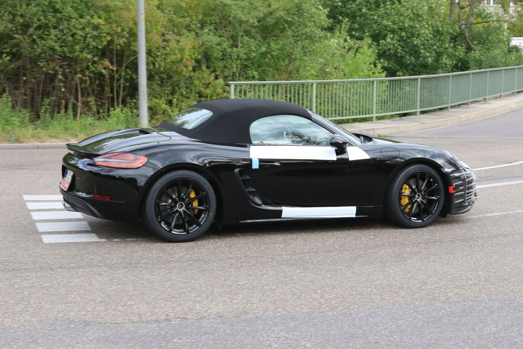 Auch Porsche muss die CO2 Werte seiner Flotte senken und somit glauben wir, dass wir effizientere Motoren erwarten können.