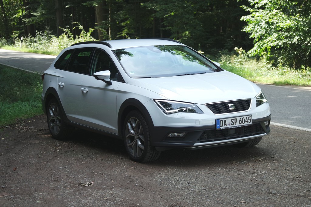 Den Spaniern sagt man Temperament nach. Auf diesen trifft das zu, auf dem Seat Leon X-Perience 2.0 TDI 4 Drive mit seinem Zwei-Liter-TDI mit 184 km/h Höchstgeschwindigkeit und der Fähigkeit, den Spurt von 0 auf 100 km/h in 7,1 Sekunden zu schaffen.