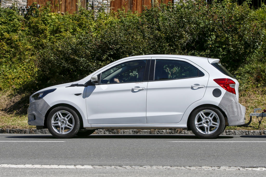 Es wird den Ka mit einem 1.5er Diesel (74PS) und mit dem 1.0er 100PS strkem EcoBoost Aggregat geben.