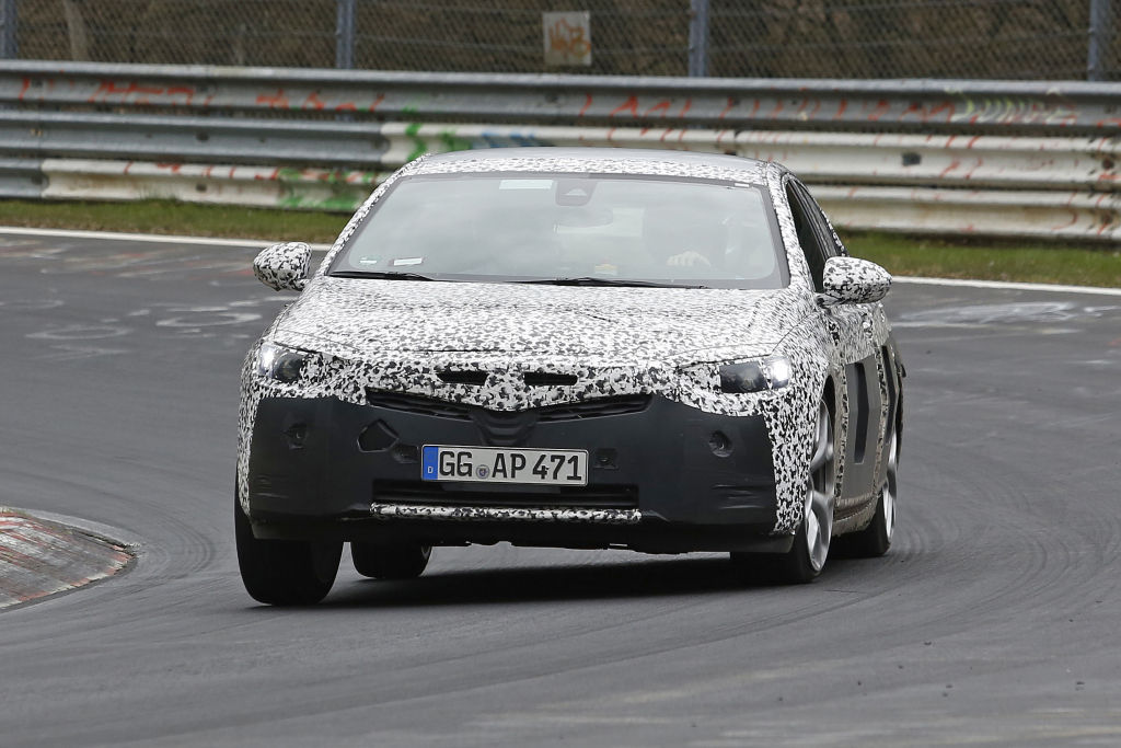 Opel Insignia 2017 bei Abstimmungsfahrten auf dem Nürburgring