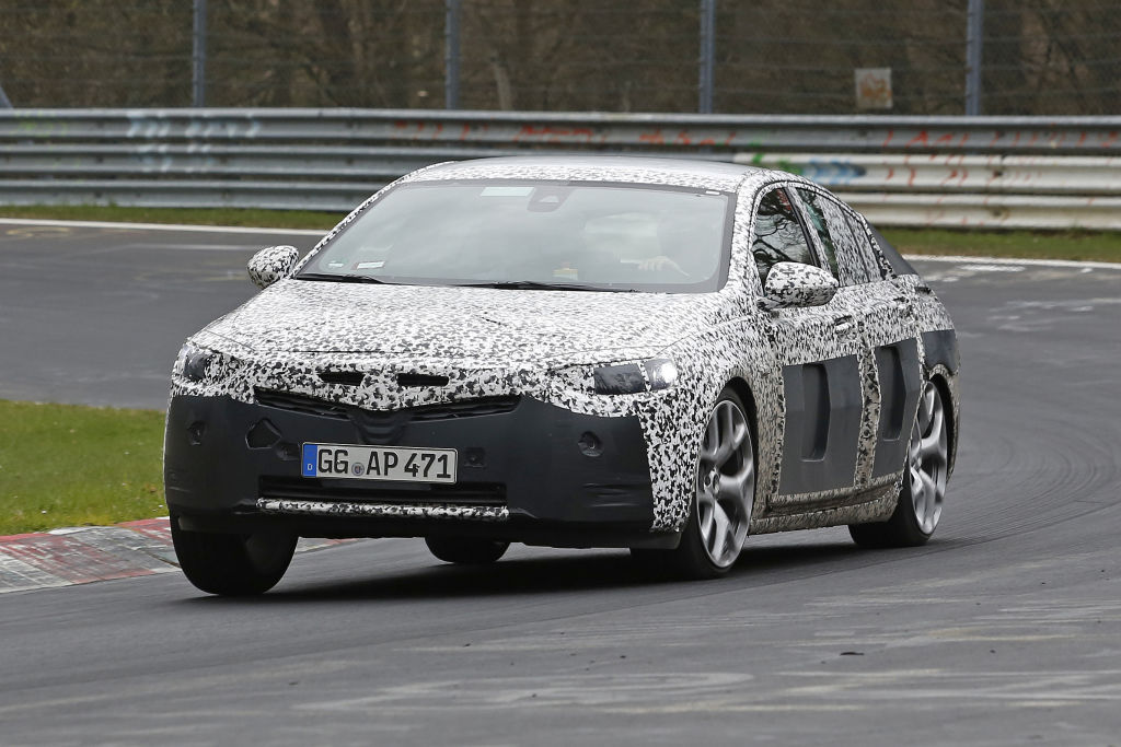 Opel Insignia 2017 bei Abstimmungsfahrten auf dem Nürburgring