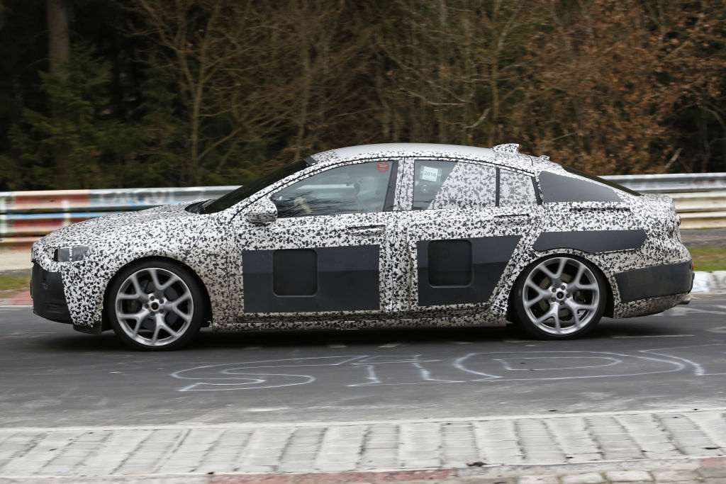 Opel Insignia 2017 bei Abstimmungsfahrten auf dem Nürburgring