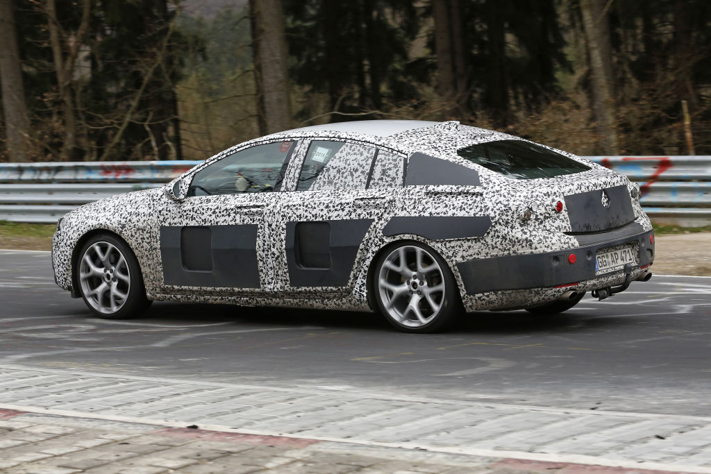 Opel Insignia 2017 bei Abstimmungsfahrten auf dem Nürburgring