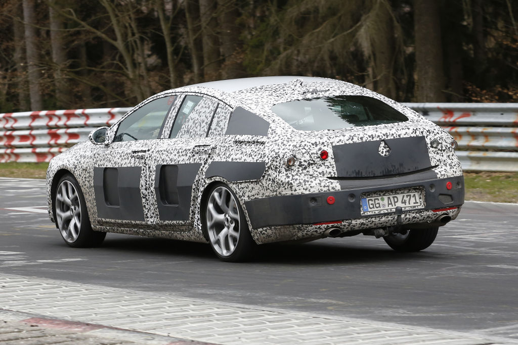 Opel Insignia 2017 bei Abstimmungsfahrten auf dem Nürburgring