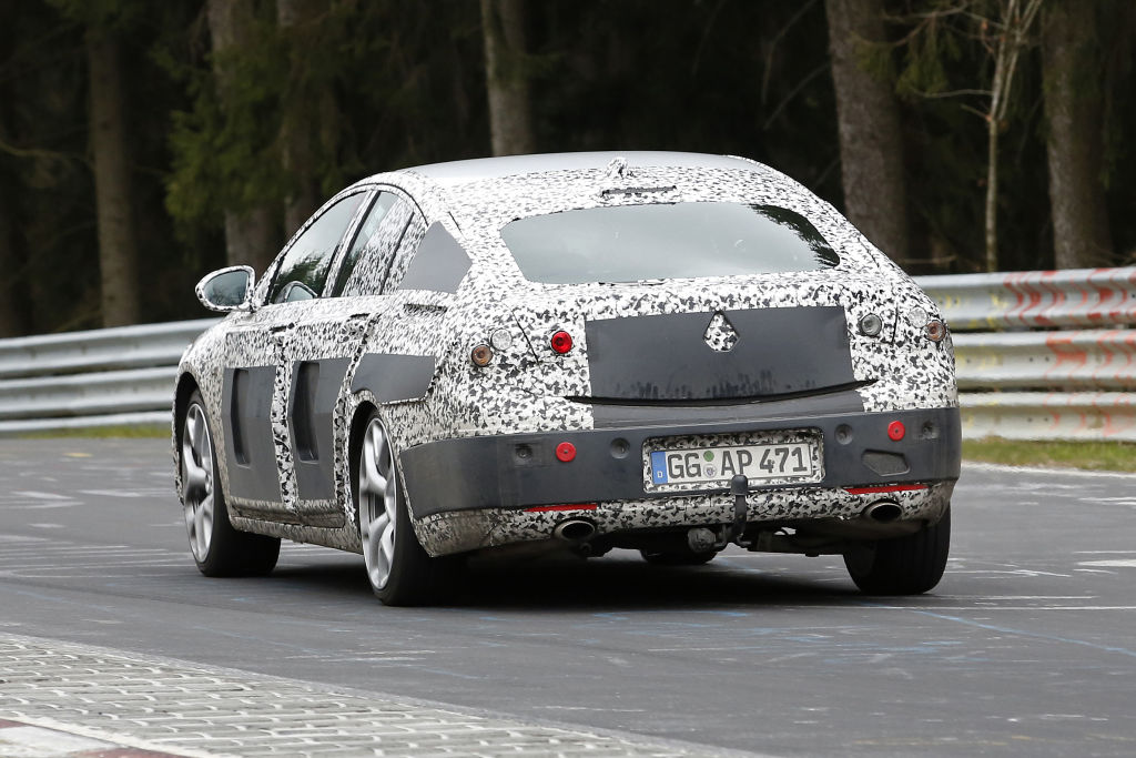 Opel Insignia 2017 bei Abstimmungsfahrten auf dem Nürburgring