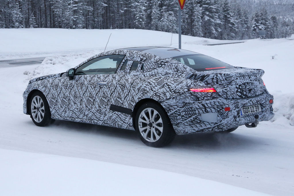Erlkönig Mercedes-Benz E-Klasse Coupé
