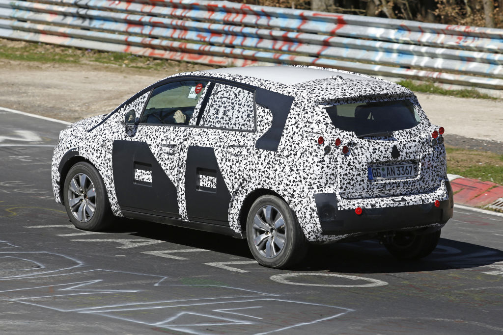 Opel Meriva 2016 auf dem Nürburgring