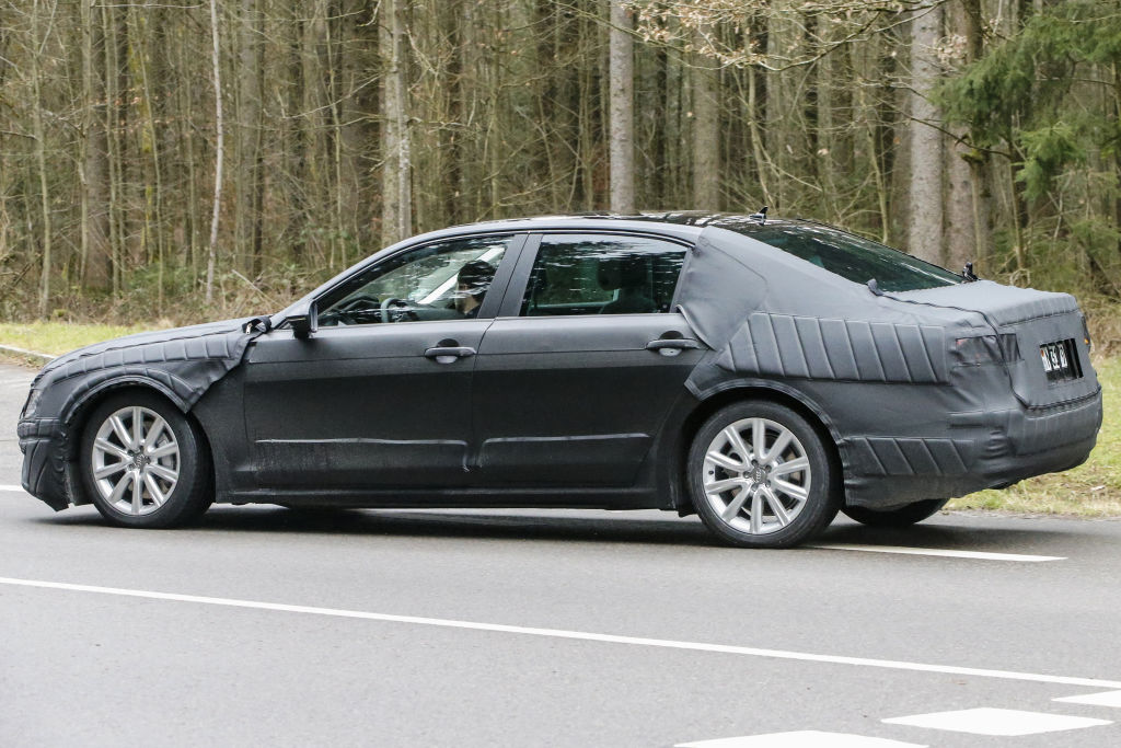 VW C Coupe GTE Erlkönig: Der neue Phaeton 2019