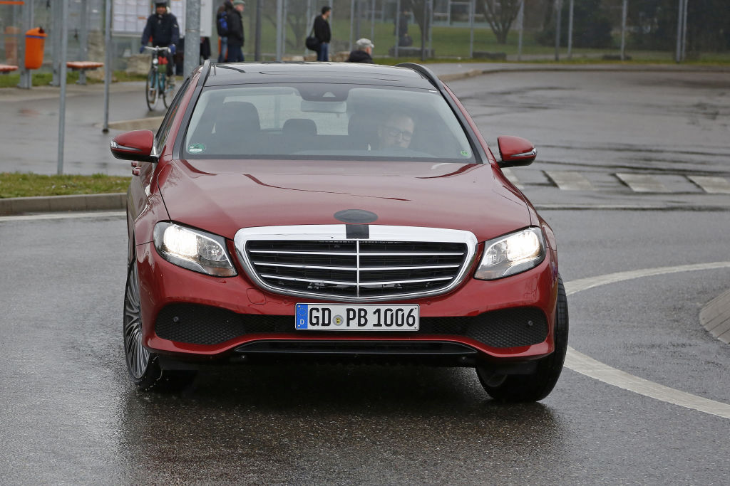 Kaum getarnt: Mercedes-Benz E-Klasse T-Modell S 213