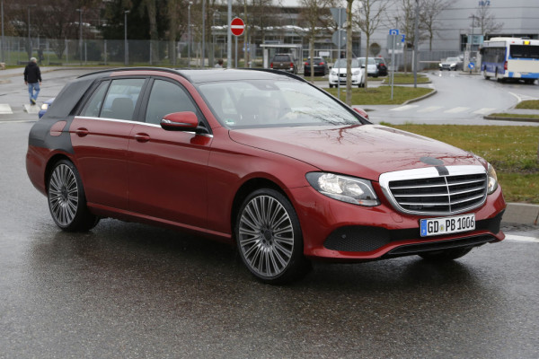 Kaum getarnt: Mercedes-Benz E-Klasse T-Modell S 213