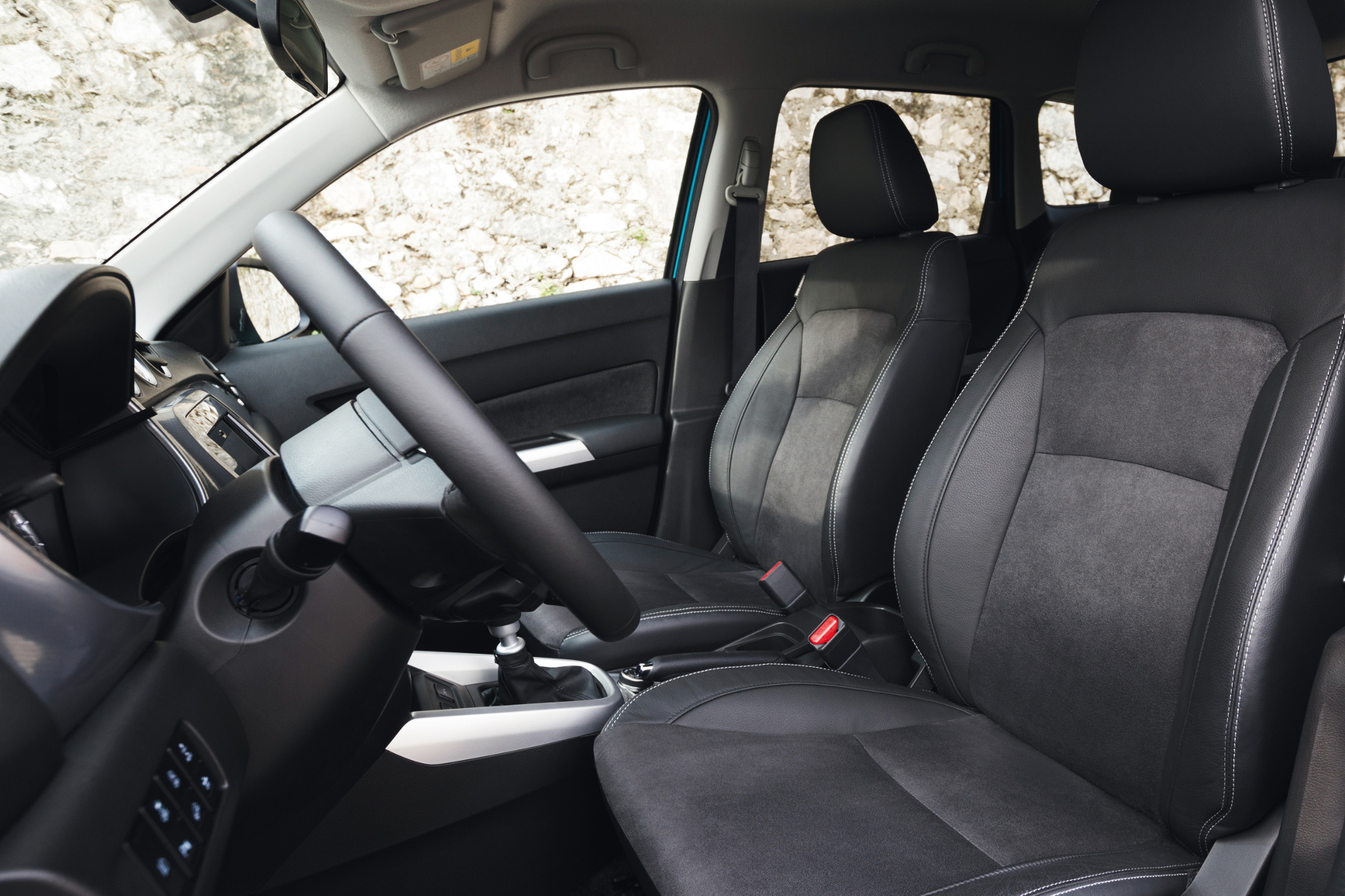 Die hohe Sitzposition im Suzuki Vitara sorgt für gute Übersicht und macht den SUV wegen des komfortablen Ein- und Aussteigens für aktive Menschen im fortgeschrittenen Alter besonders interessant.