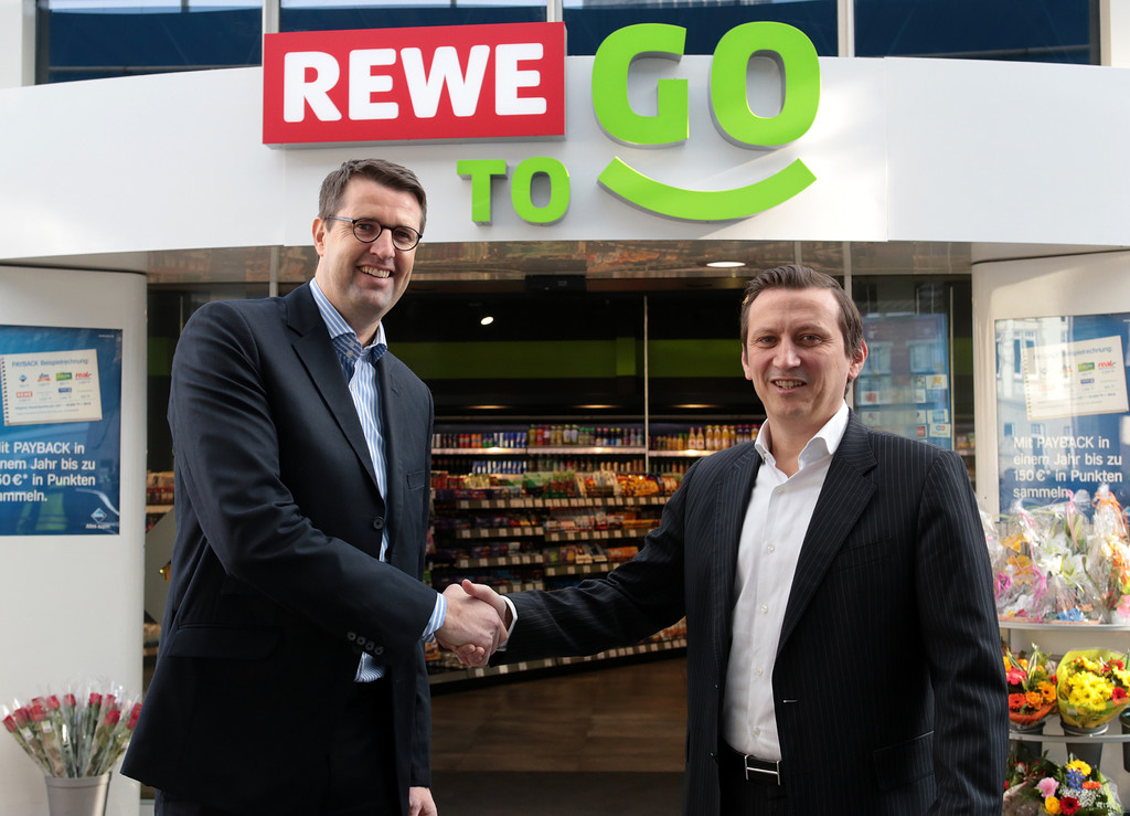 v.l.n.r.: Patrick Wendeler, Vorstandsvorsitzender Aral; Lionel Souque, Vorstand REWE.