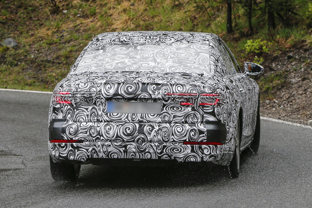 Erlkönig Audi A8 2016