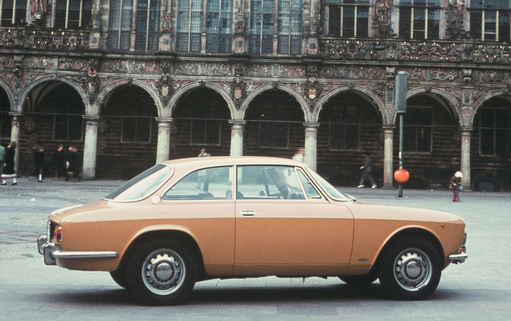 Alfa Romeo Giulia Coupé 1300 GT Junior, 1969-1973