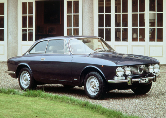 Alfa Romeo Giulia 2000 GT Veloce, 1971-1976