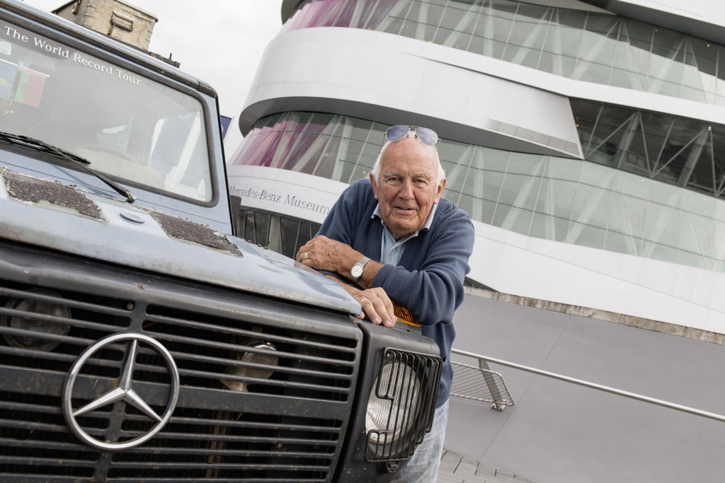 „Otto“ und Gunther Holtorf vor dem Mercedes-Benz-Museum (2014)