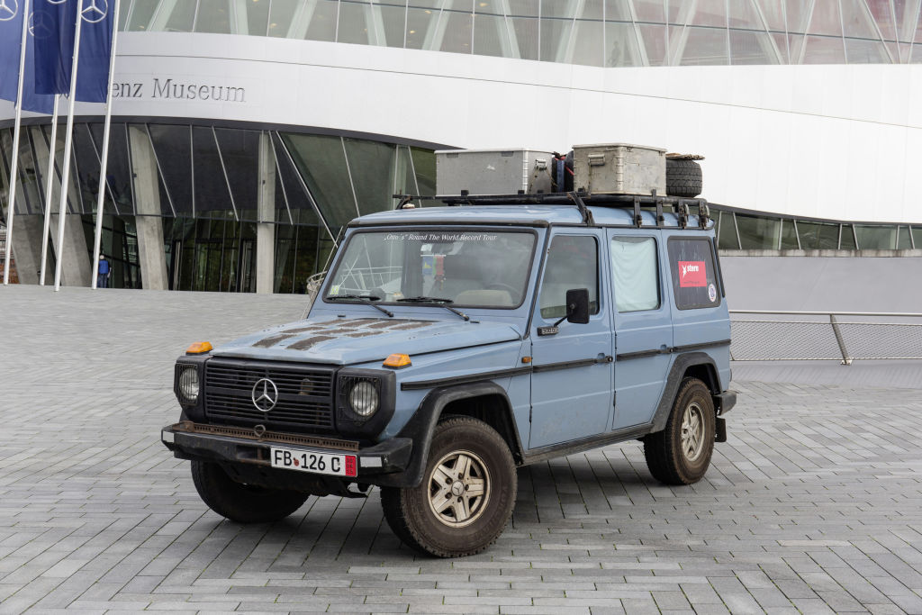 „Otto“ vor dem Mercedes-Benz-Museum (2014)