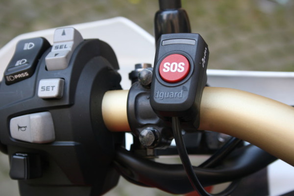 E-Call-System D-Guard für Motorräder: SOS-Taste
