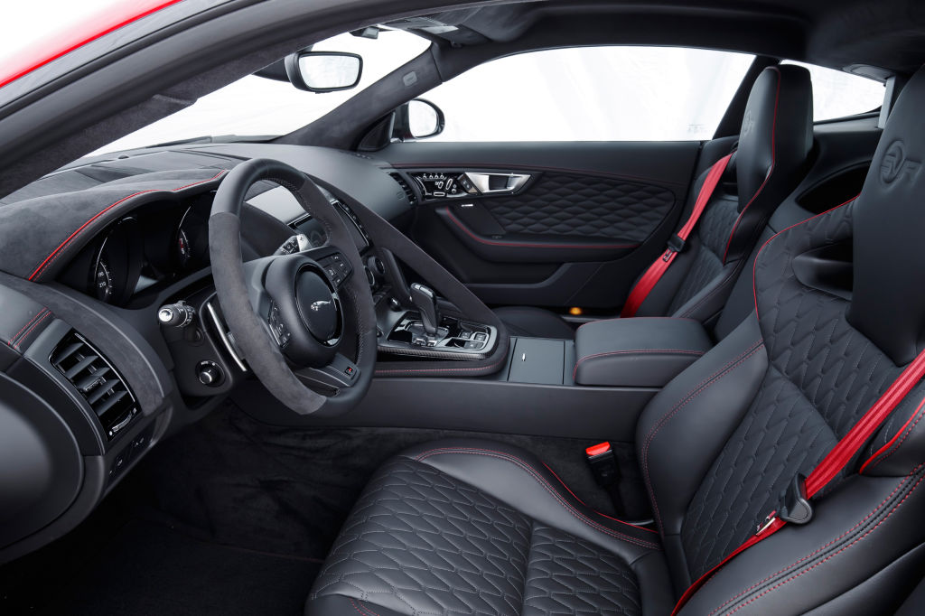Jaguar F-Type SVR
