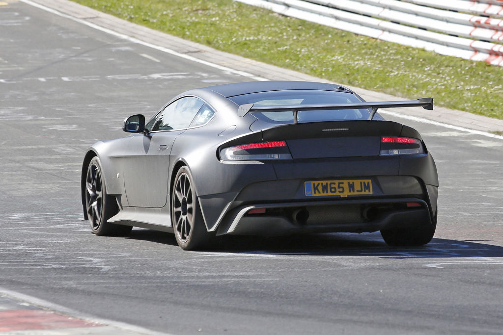 Aston Martin Vantage GT8