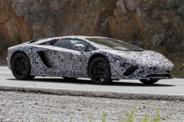 Erlkönig Lamborghini Aventador Roadster Facelift