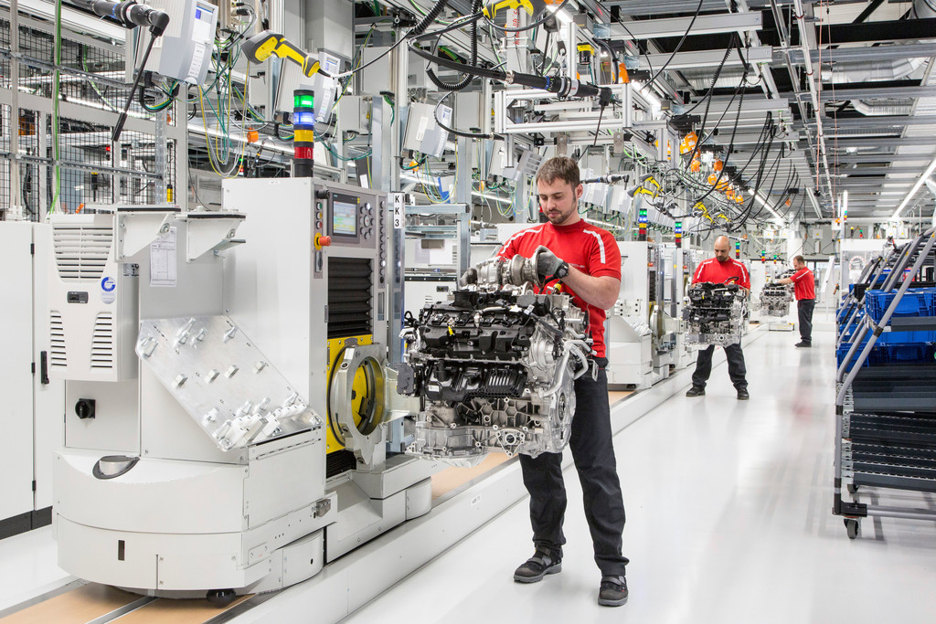 Porsche-Motorenwerk für Acht-Zylinder-Aggregate
