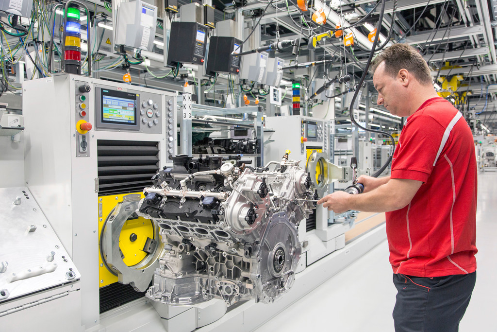 Porsche-Motorenwerk für Acht-Zylinder-Aggregate