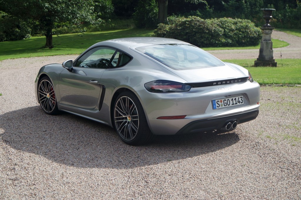 Porsche 718 Cayman