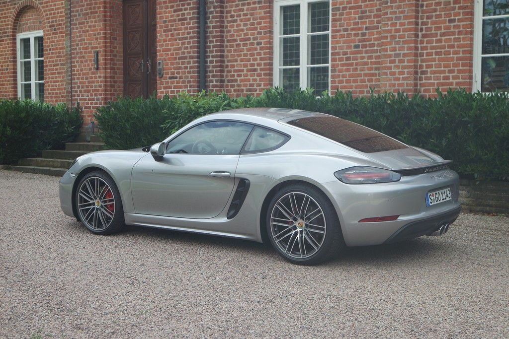 Porsche 718 Cayman