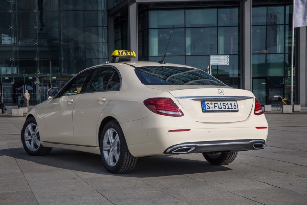 Mercedes-Benz E-Klasse als Taxi