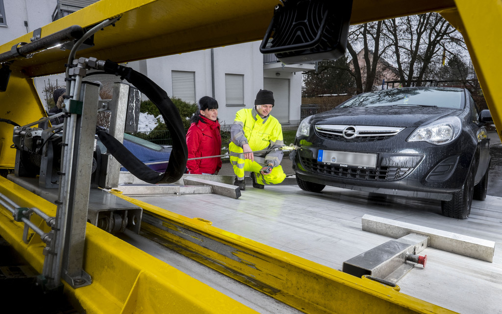 Fahrzeug abschleppen