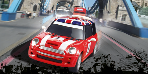 Dieser Mini im Maßstab 1:43, dem kleinsten in der Carrera RC Geschichte, sorgt für maximalen Fahrspaß: Im flotten British Racing Design gibt er 20 Minuten lang mit bis zu 15 km/h Vollgas. Der fahrfreudige Kraftzwerg ist in nur 40 Minuten wieder aufgeladen und sofort bereit zum Losjagen – dank Ready to Run-Package. Dieser detailgetreue Carrera Mini Cooper entführt auch Einsteiger in die Welt röhrender Motoren, kreischender Bremsen und jubelnder Fans!