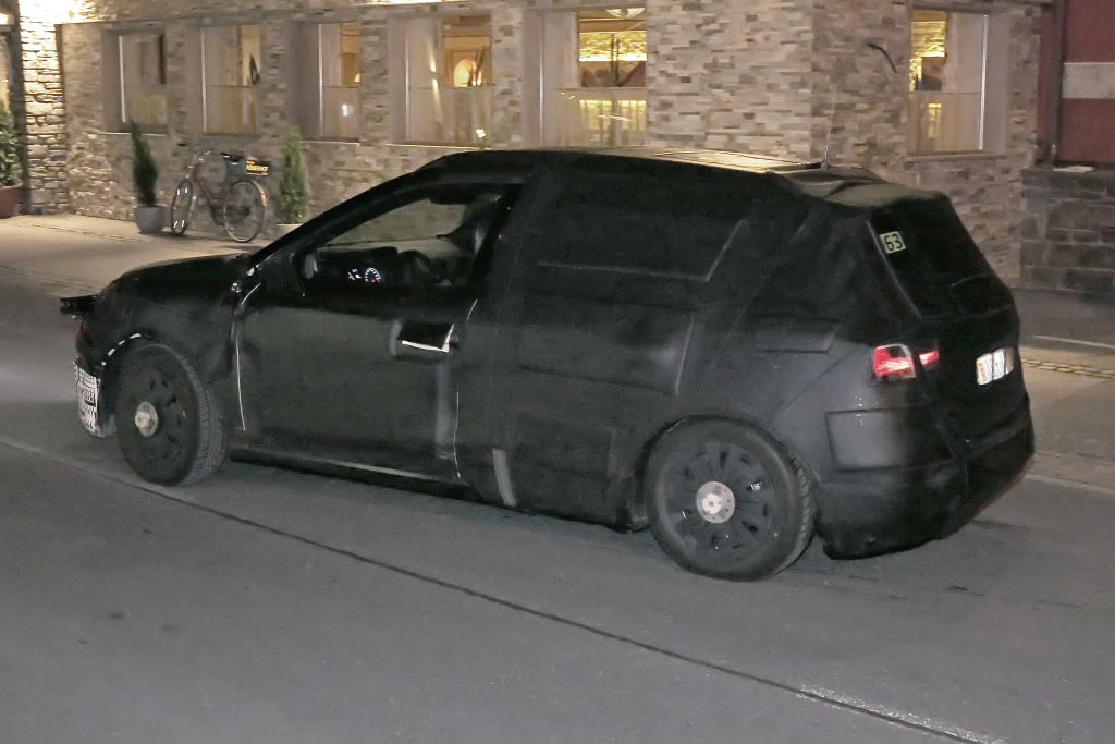 Erlkönig des kleinen Seat SUV
