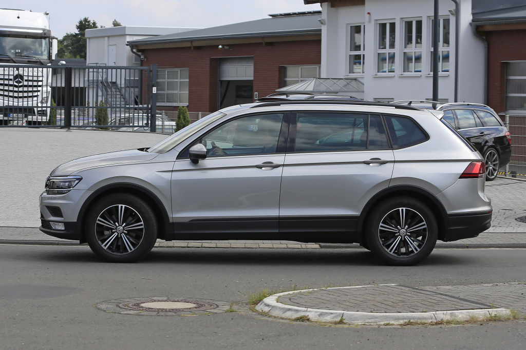 VW Tiguan XL