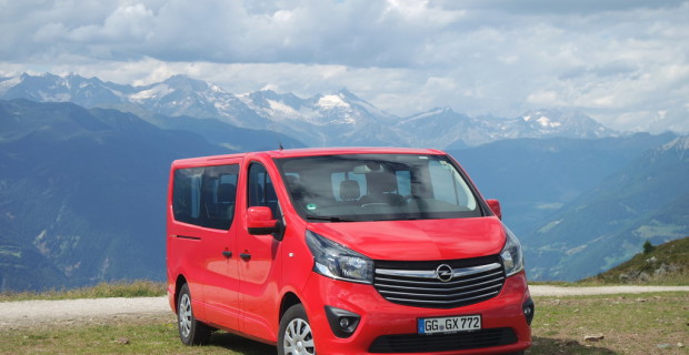 Opel Vivaro auf dem Corones in den Dolomiten