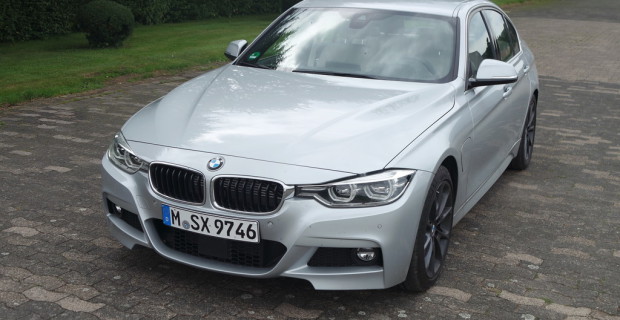 BMW 330e