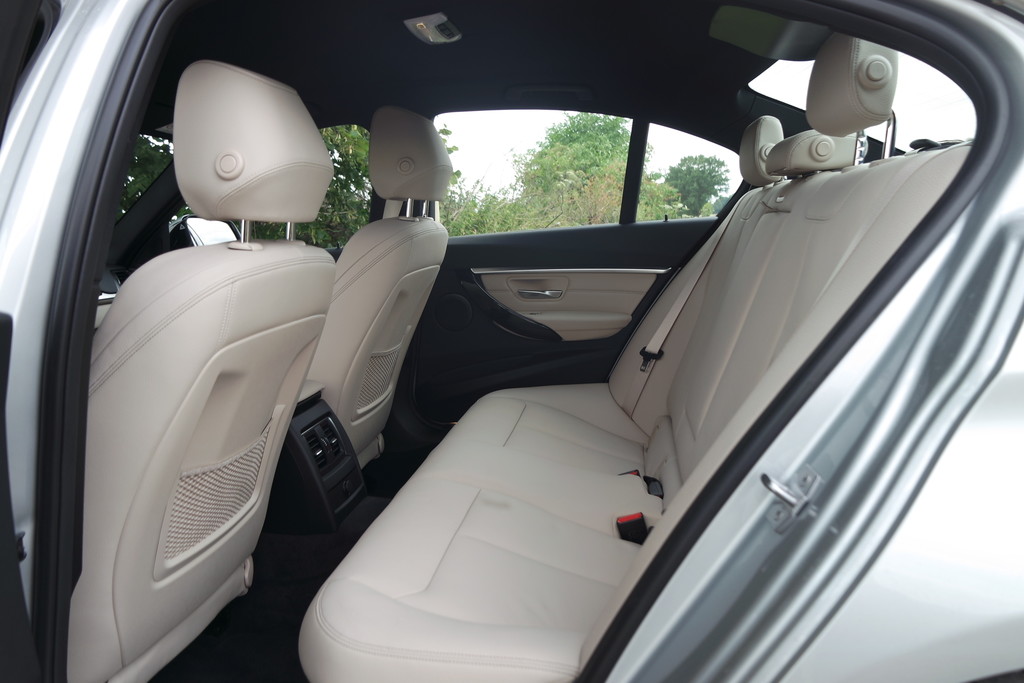 BMW 330e