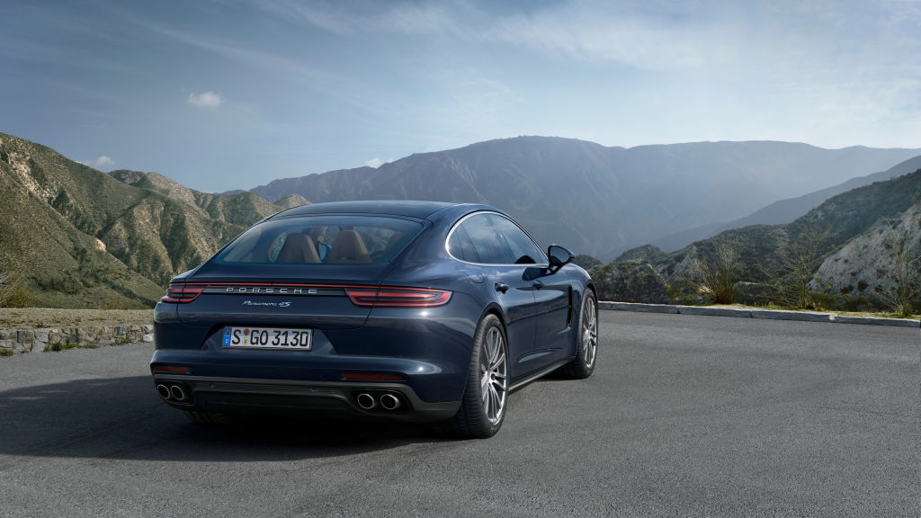 Porsche Panamera Turbo.