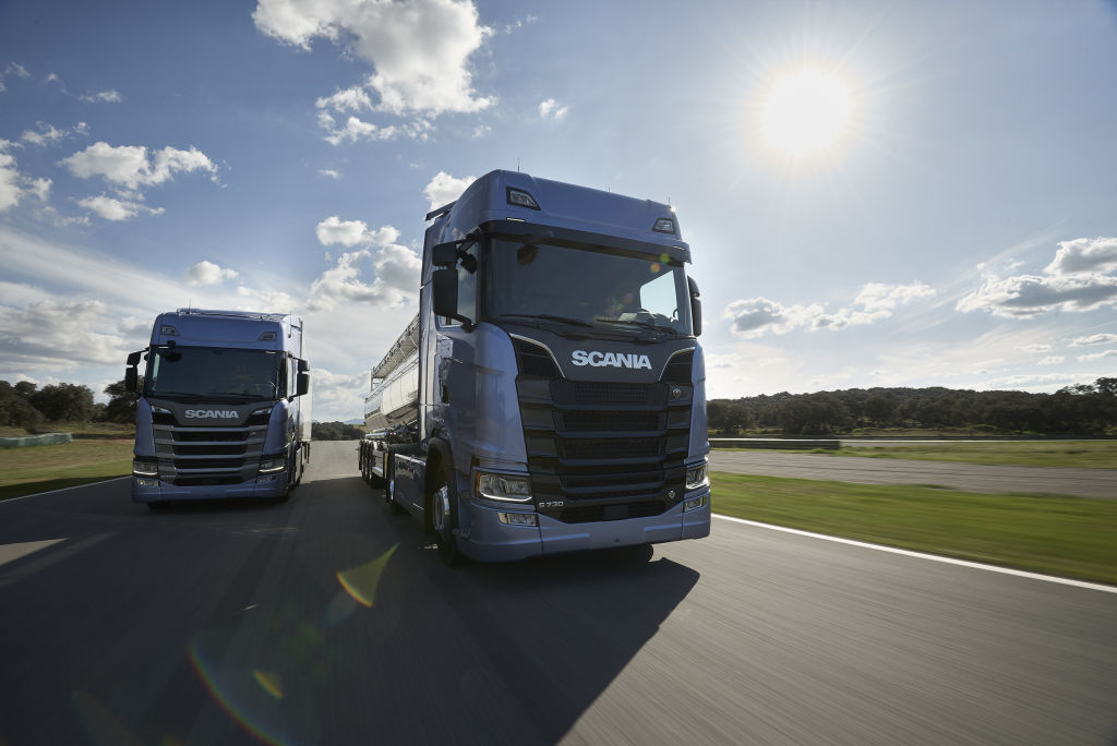 Scania R 500 (links) und S 730.