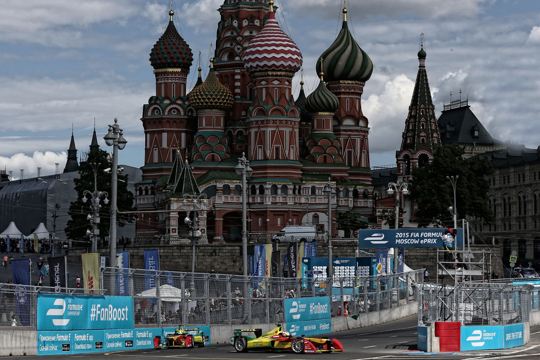 Eine Rennserie für die Metropolen der Welt: Sogar auf dem Roten Platz in Moskau hat die Formel E bereits ihre Runden gedreht.