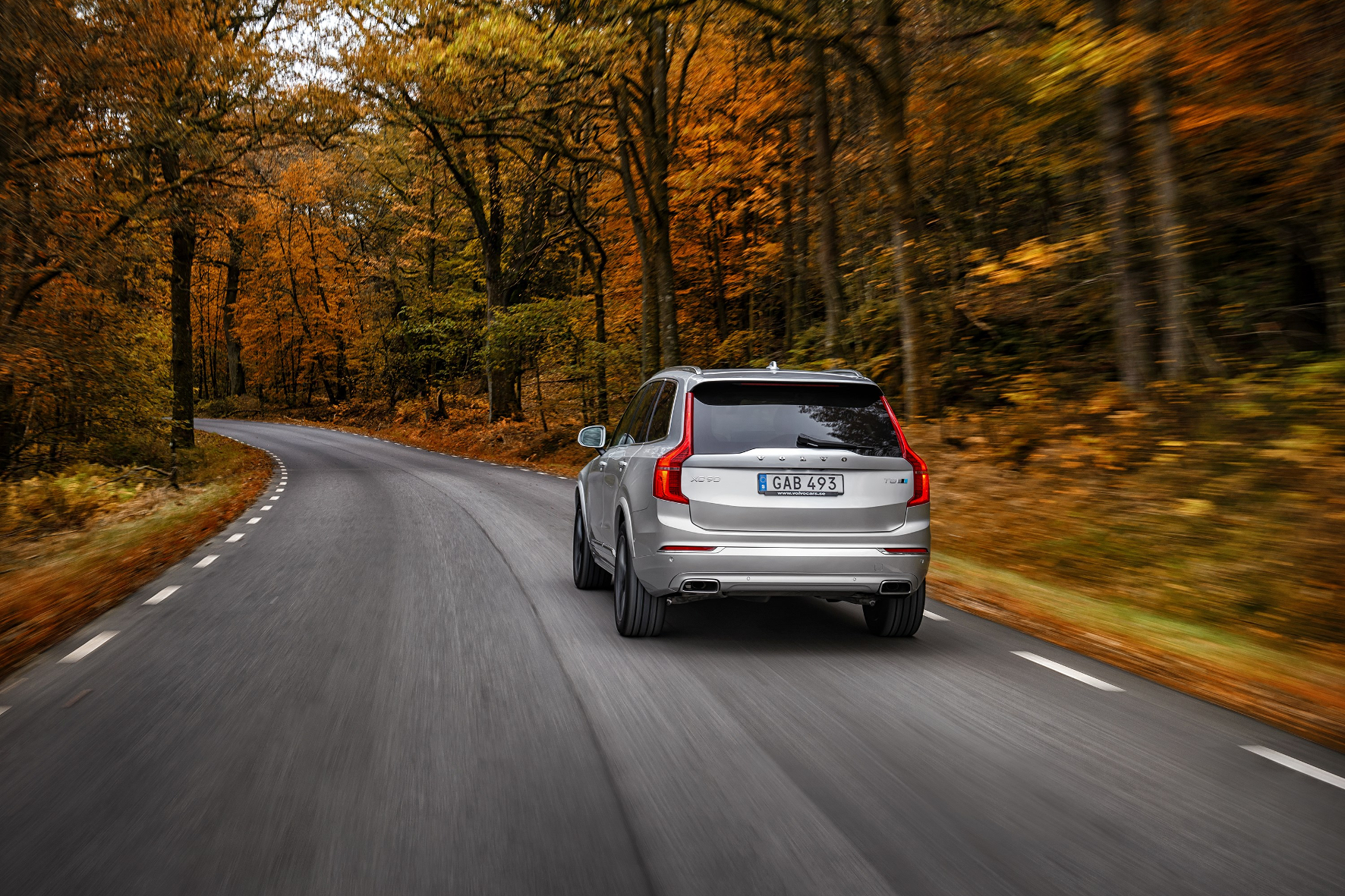 Selbst der Plug-in-Hybrid XC 90 T8 Twin Engine ist ein Fall für Polestar. Für 1.199 Euro zuzüglich Montage steigt die Leistung von 407 auf 421 PS.