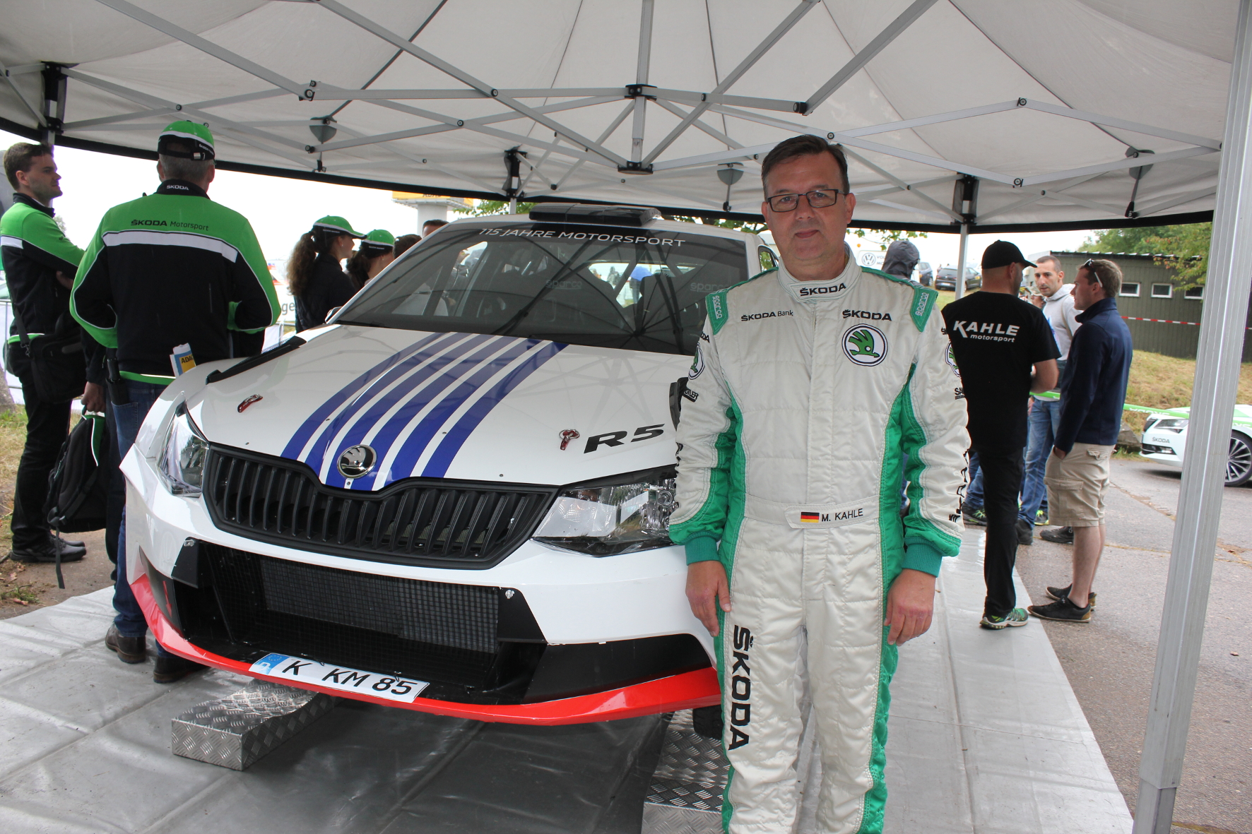 Der siebenmalige deutsche Rallymeister Mattias Kahle lässt im Rahmen der Wertungsprüfung 